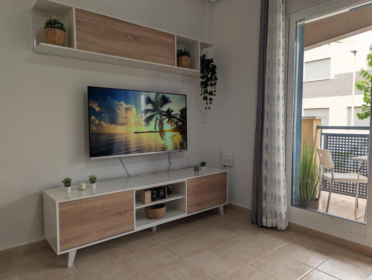 Apartamento Las Palmeras - Con Terraza, Barbacoa, Aire Acondicionado Y A 250M De La Playa! ลอสอัลกาซาเรส ภายนอก รูปภาพ