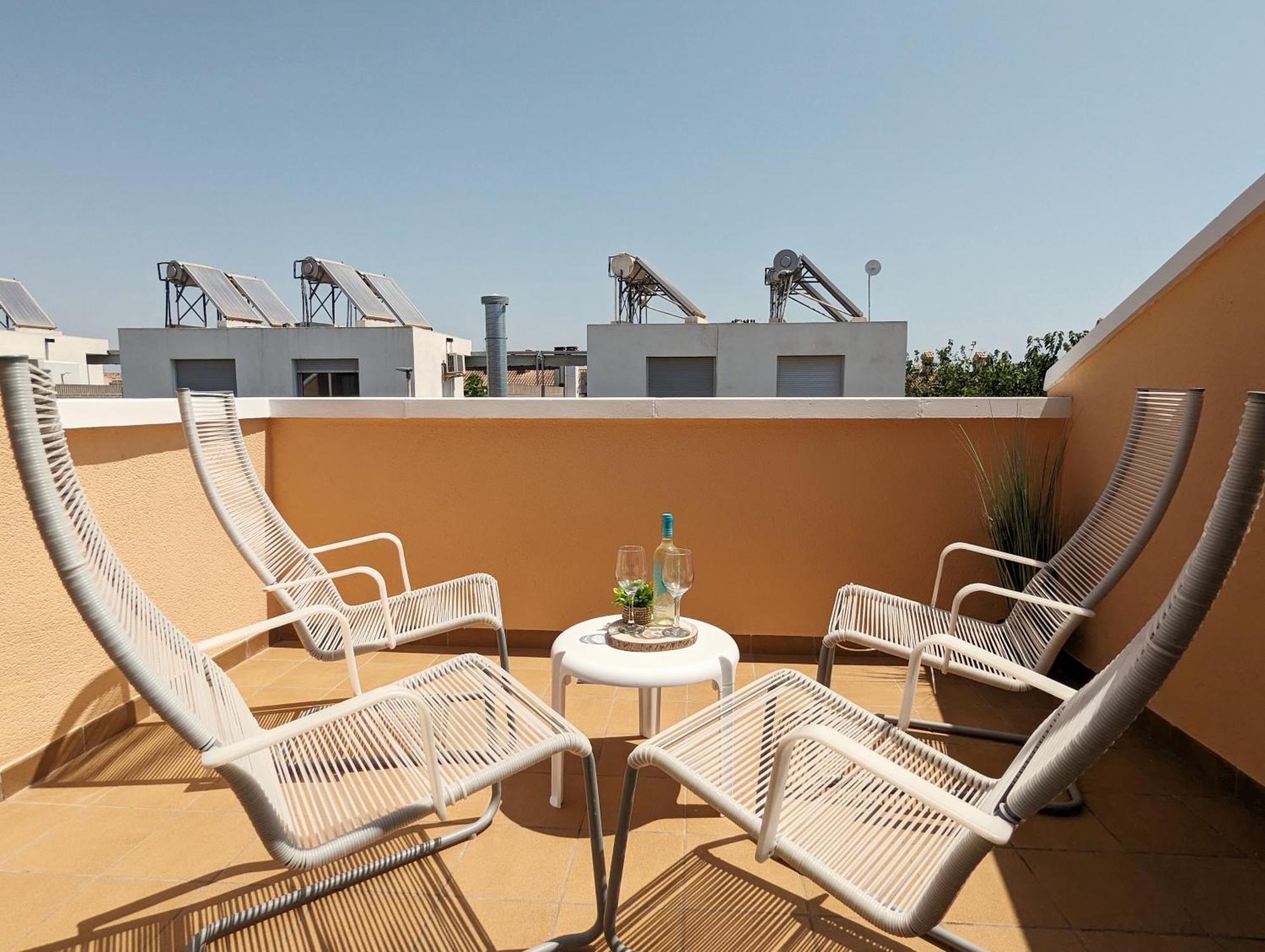 Apartamento Las Palmeras - Con Terraza, Barbacoa, Aire Acondicionado Y A 250M De La Playa! ลอสอัลกาซาเรส ภายนอก รูปภาพ
