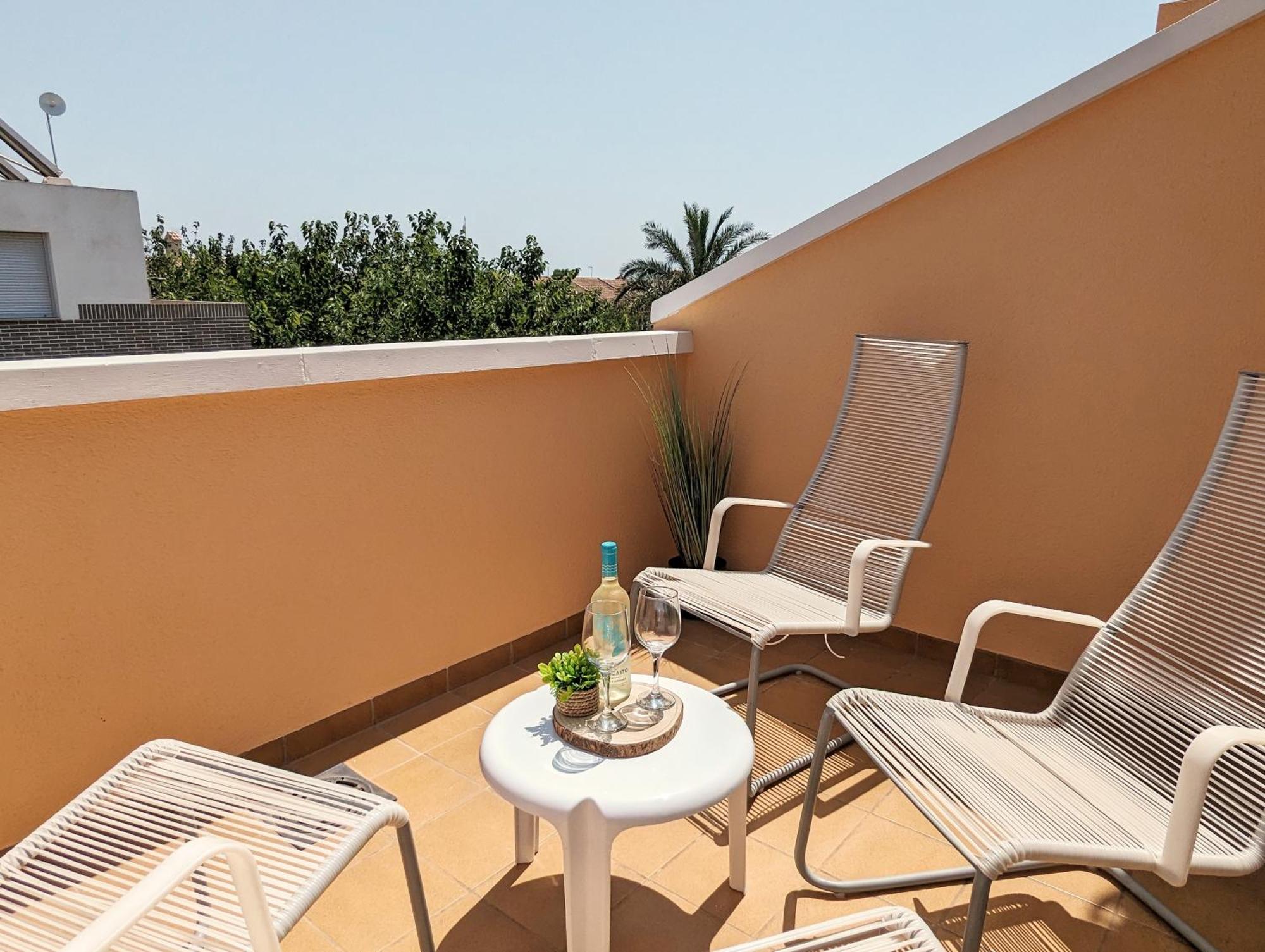 Apartamento Las Palmeras - Con Terraza, Barbacoa, Aire Acondicionado Y A 250M De La Playa! ลอสอัลกาซาเรส ภายนอก รูปภาพ